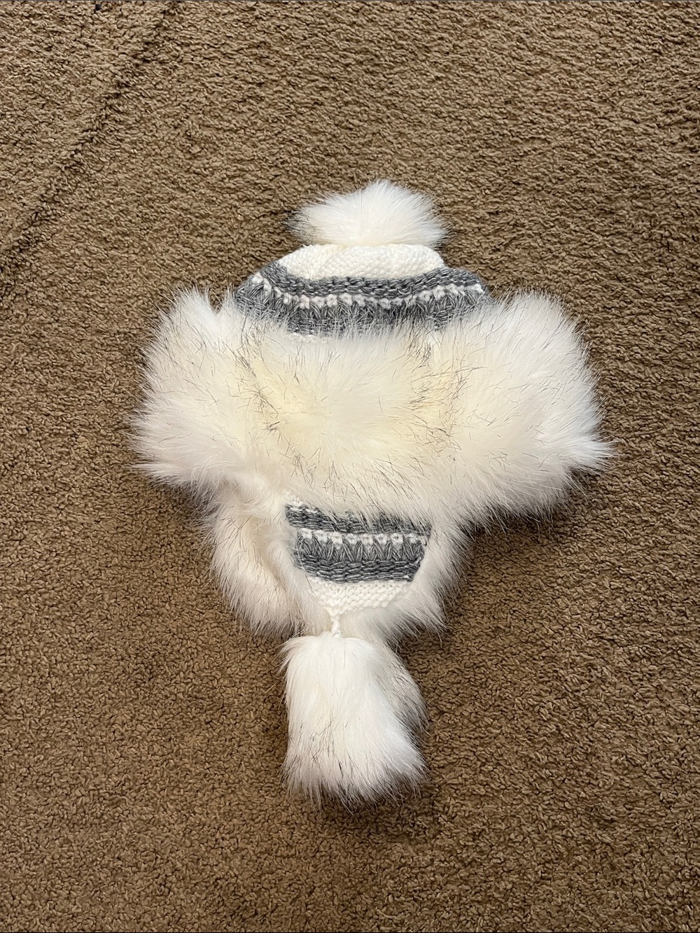 Knit Faux Fur Pom Trapper Hat - White and Gray - Picture 4 of 5